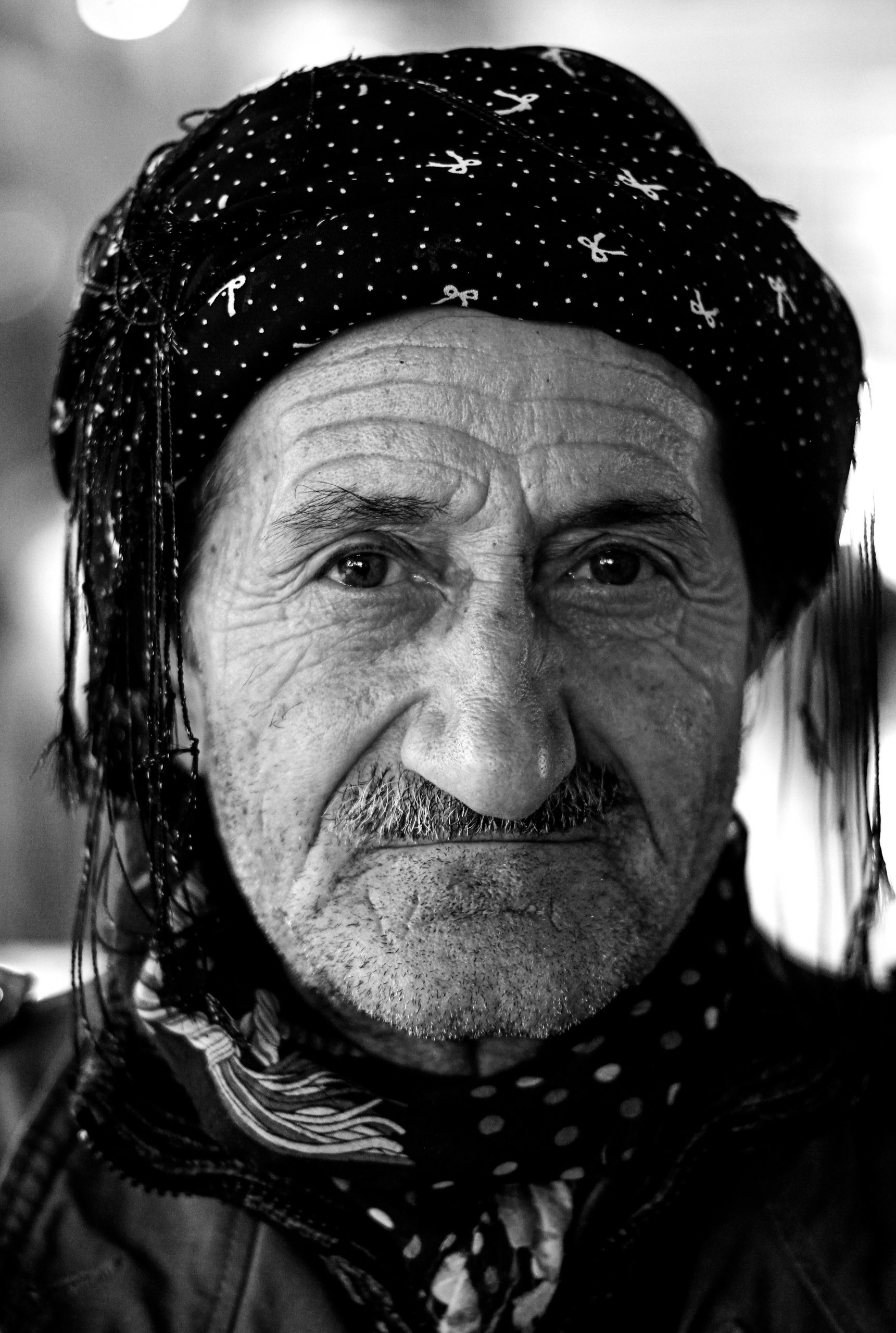 hadi-yazdi-aznaveh-oNLC5brEzoY-unsplash